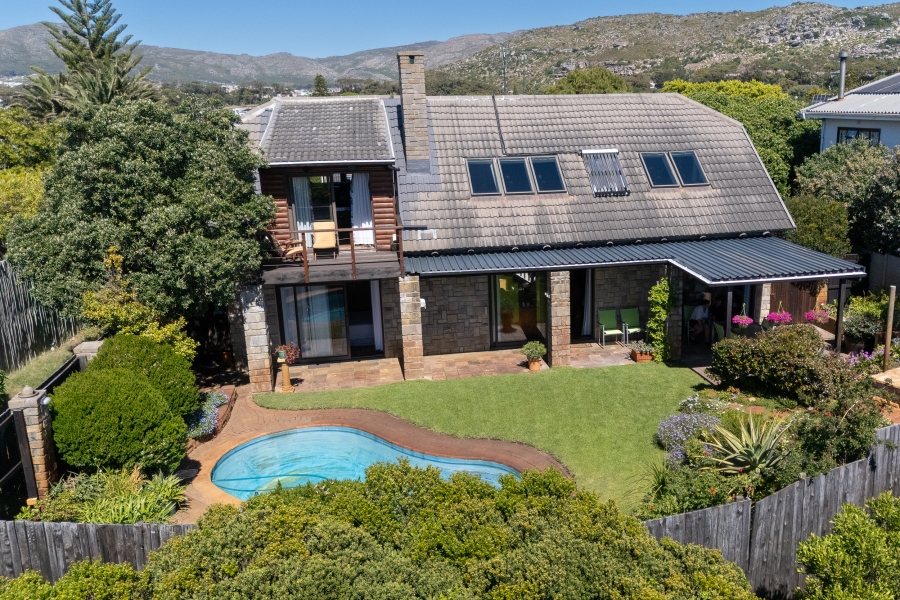 5 Bedroom Property for Sale in Kommetjie Western Cape
